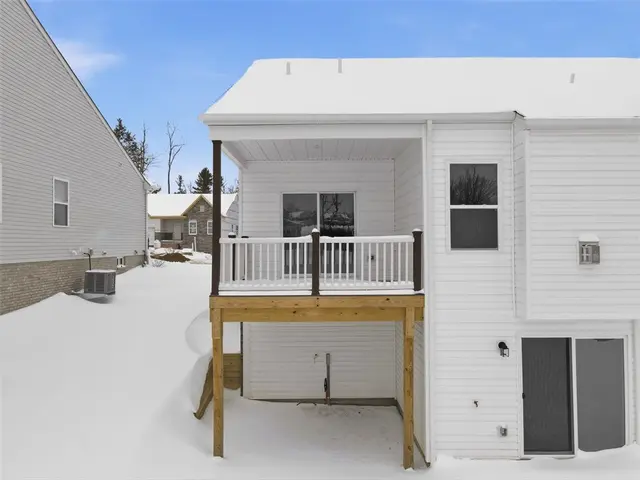 2724 Marra Drive gallery image 35
