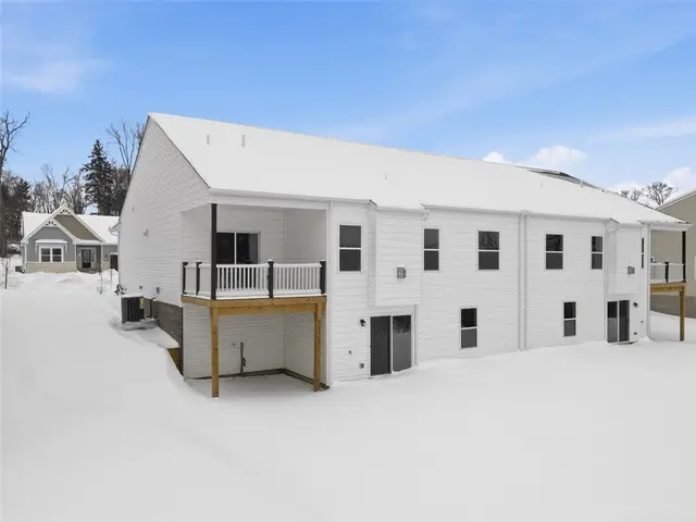2724 Marra Drive gallery image 36