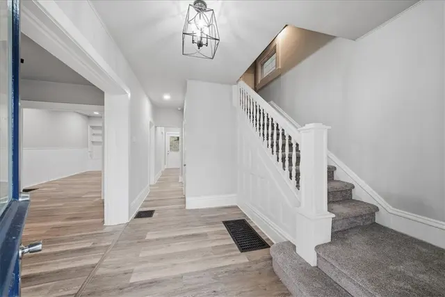 2728 Glen Mawr St gallery image 9