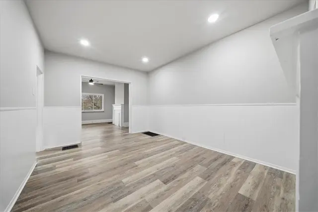2728 Glen Mawr St gallery image 16