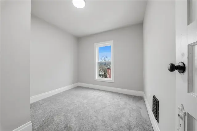 2728 Glen Mawr St gallery image 21