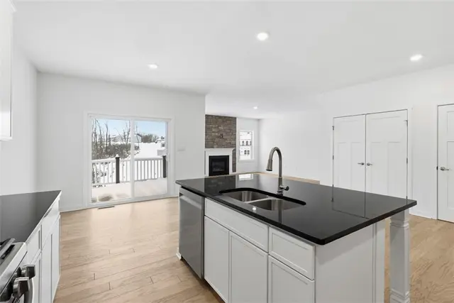 2730 Marra Drive gallery image 6