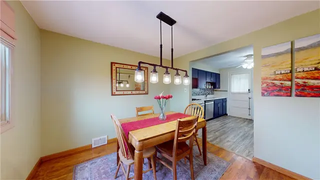 2732 Tillia gallery image 24