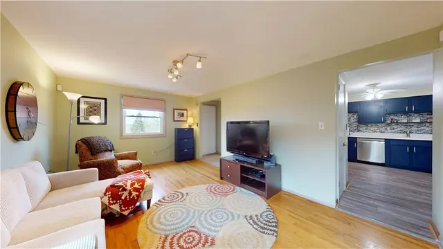 2732 Tillia gallery image 27