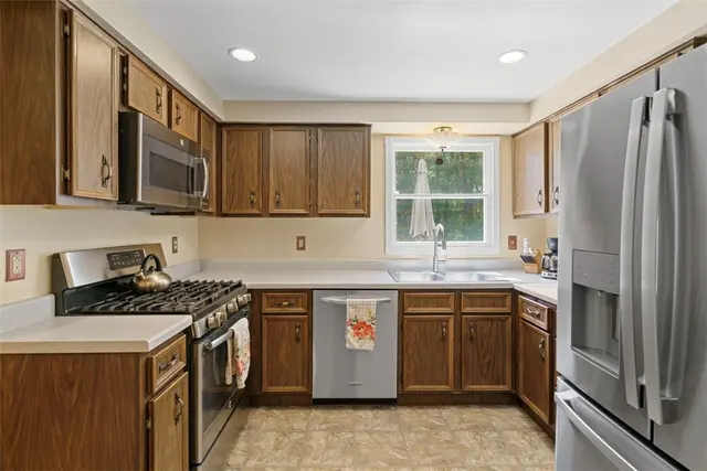 274 Kettering Cir gallery image 6