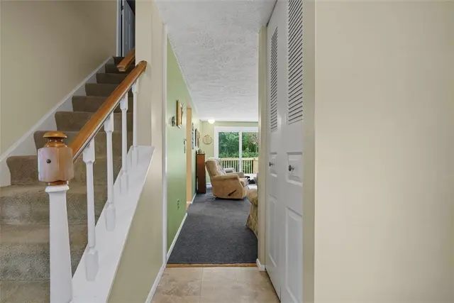 274 Kettering Cir gallery image 9