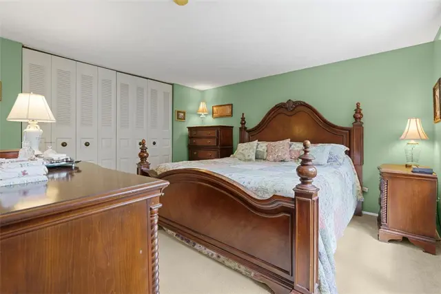 274 Kettering Cir gallery image 15