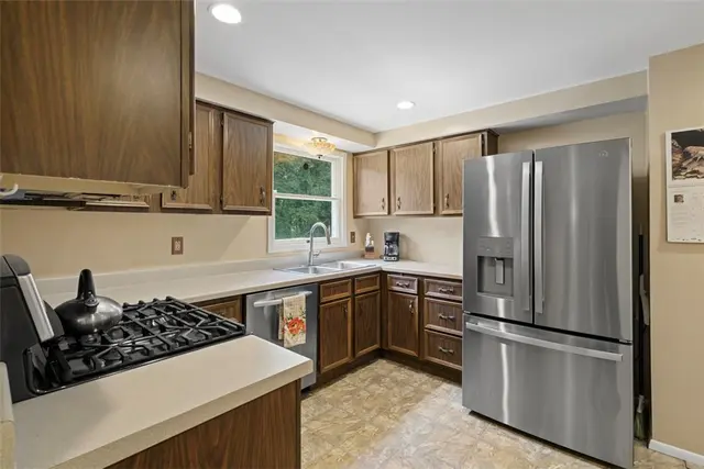 274 Kettering Cir gallery image 27