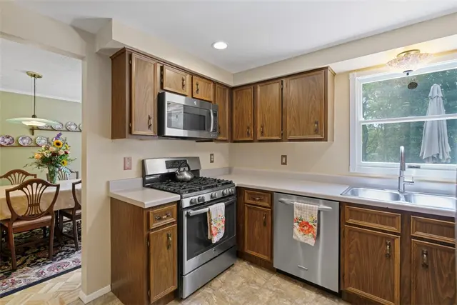 274 Kettering Cir gallery image 28