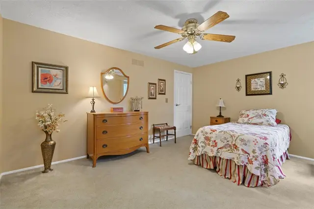 274 Kettering Cir gallery image 32