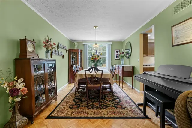 274 Kettering Cir gallery image 35