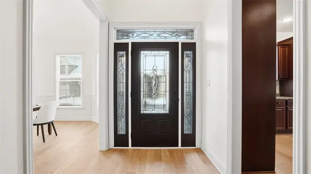2749 Shadowrock Court gallery image 2