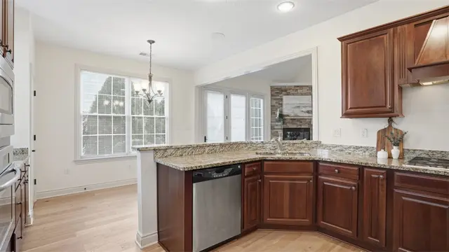 2749 Shadowrock Court gallery image 8