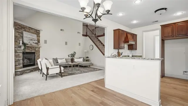 2749 Shadowrock Court gallery image 12