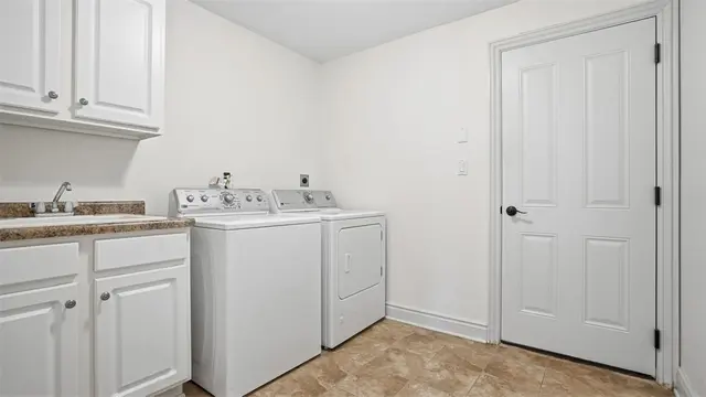 2749 Shadowrock Court gallery image 28