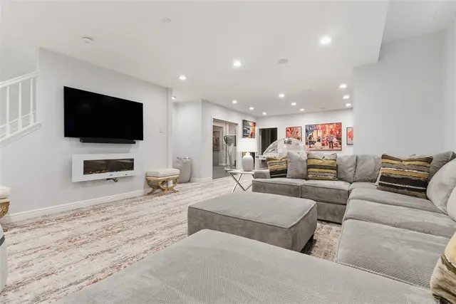 275 Elwick gallery image 48