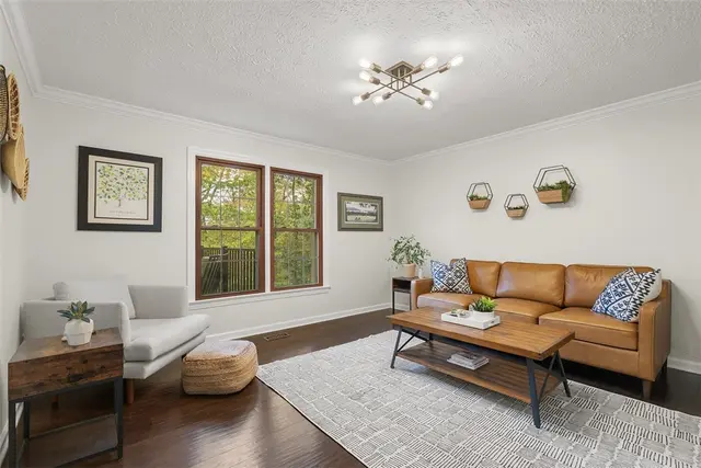 2752 SHAMROCK gallery image 3