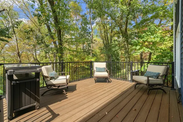 2752 SHAMROCK gallery image 26