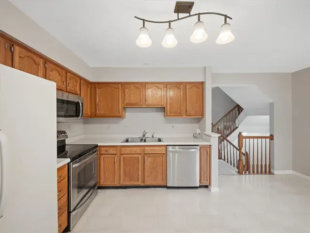 2755 Drake Ct gallery image 4