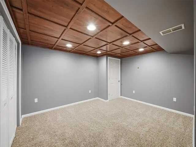 2755 Drake Ct gallery image 12