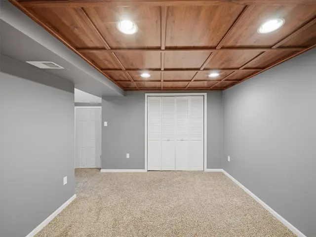 2755 Drake Ct gallery image 13