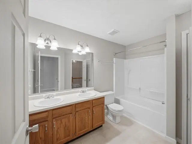 2755 Drake Ct gallery image 21