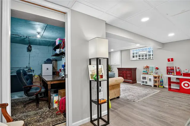 2796 Clearview Rd gallery image 8