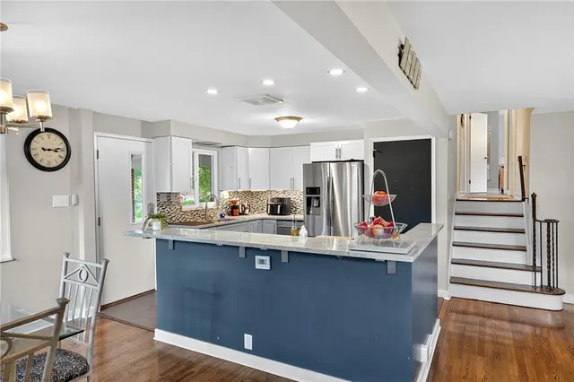 2796 Clearview Rd gallery image 10