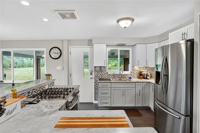 2796 Clearview Rd gallery image 12