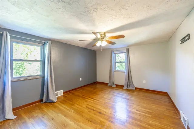 28 Nocklyn Dr gallery image 4