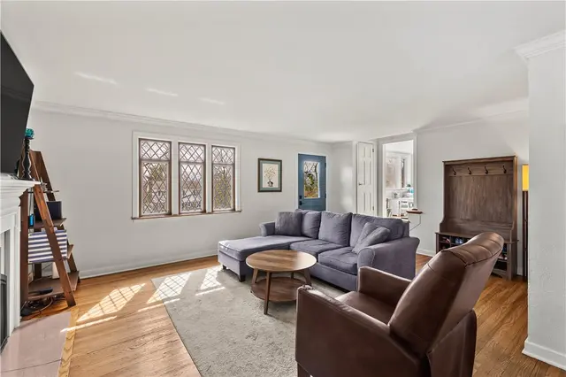 2825 Anderson Dr gallery image 7