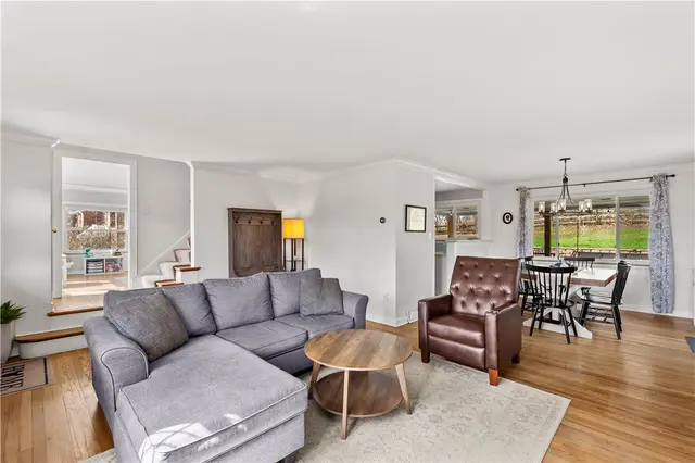2825 Anderson Dr gallery image 8