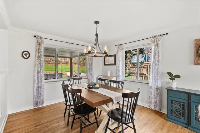 2825 Anderson Dr gallery image 15