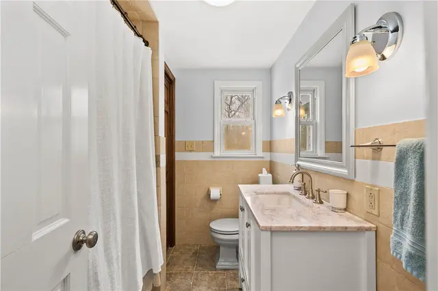 2825 Anderson Dr gallery image 20