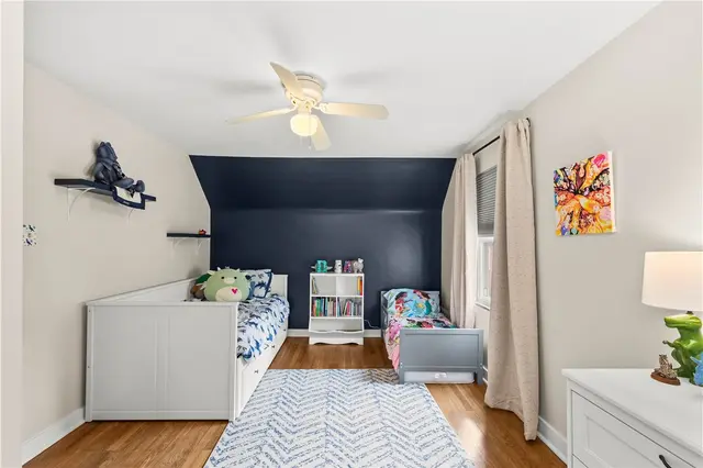 2825 Anderson Dr gallery image 23