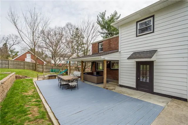 2825 Anderson Dr gallery image 30