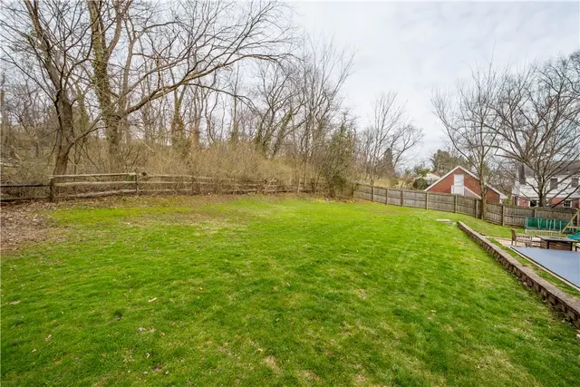 2825 Anderson Dr gallery image 34