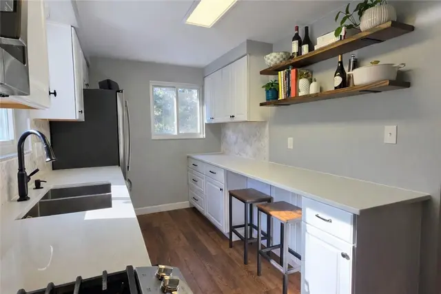 2847 Shamrock Dr gallery image 6