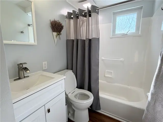 2847 Shamrock Dr gallery image 7