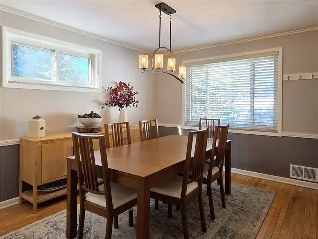 2847 Shamrock Dr gallery image 8