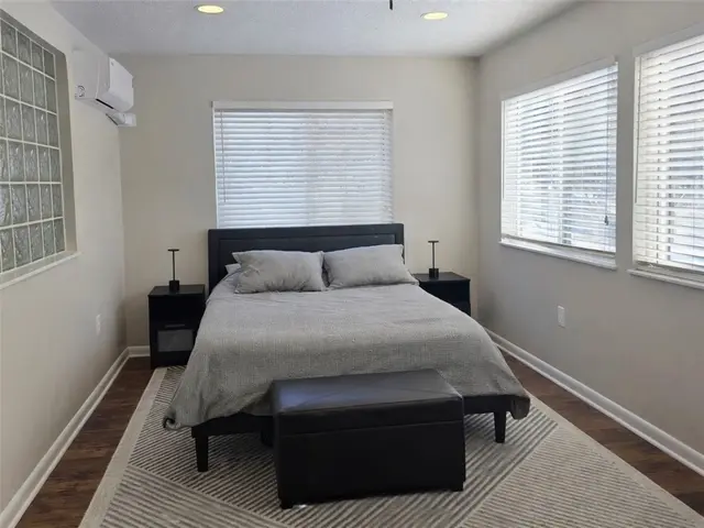 2847 Shamrock Dr gallery image 20