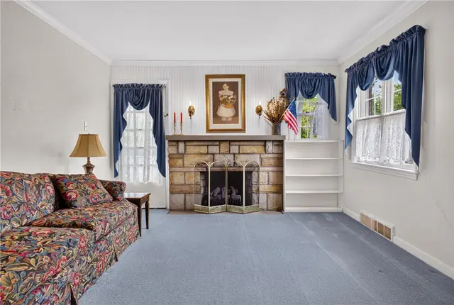 2848 Anderson Dr gallery image 6