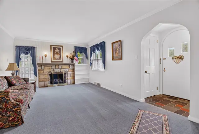 2848 Anderson Dr gallery image 10