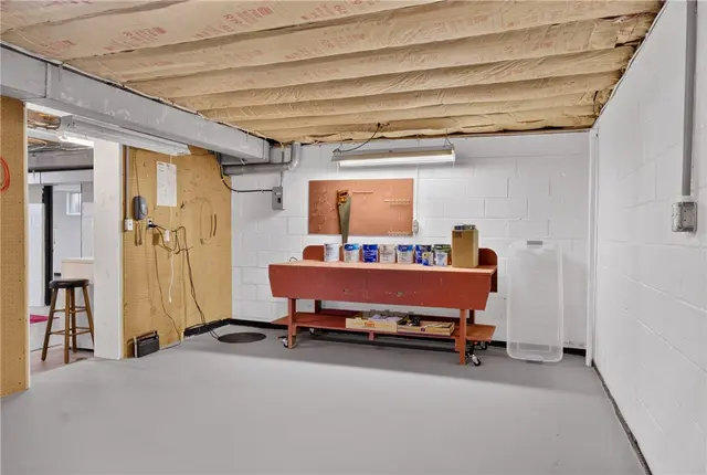 2848 Anderson Dr gallery image 13