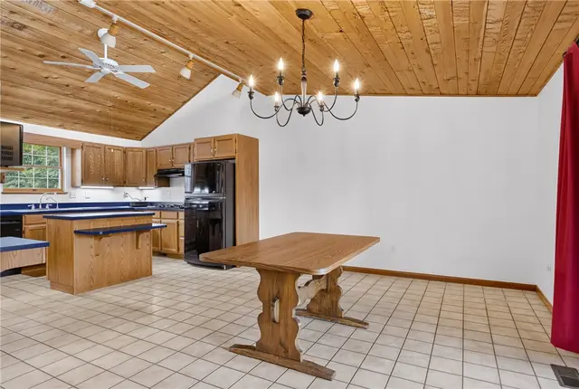 2848 Anderson Dr gallery image 16