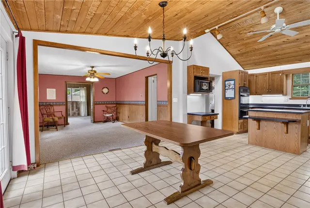 2848 Anderson Dr gallery image 17