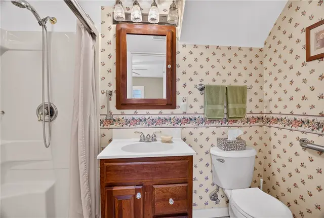 2848 Anderson Dr gallery image 20