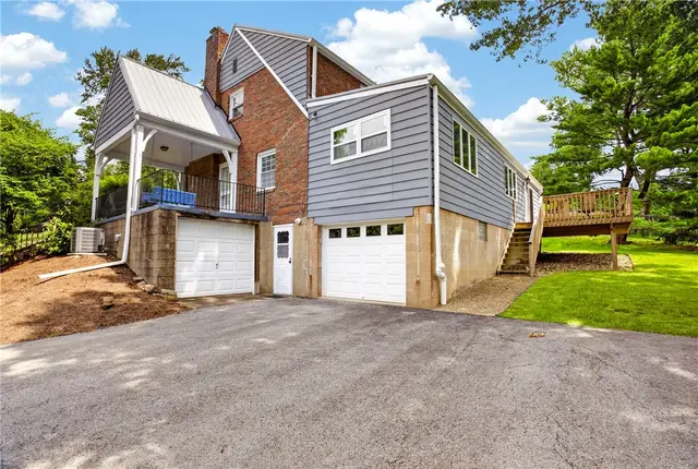 2848 Anderson Dr gallery image 25