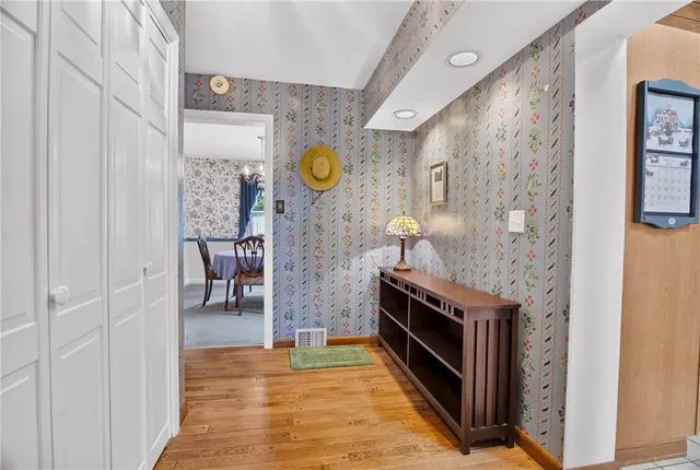2848 Anderson Dr gallery image 26