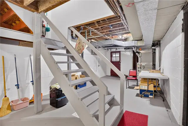 2848 Anderson Dr gallery image 28